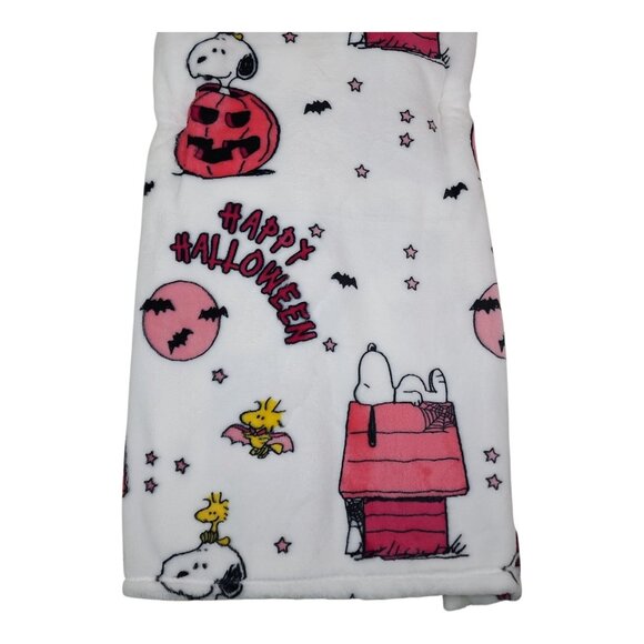 Peanuts Halloween Snoopy Pet Throw Blanket 60" x 70" By Berkshire Pink Pumpkins - Picture 2 of 9